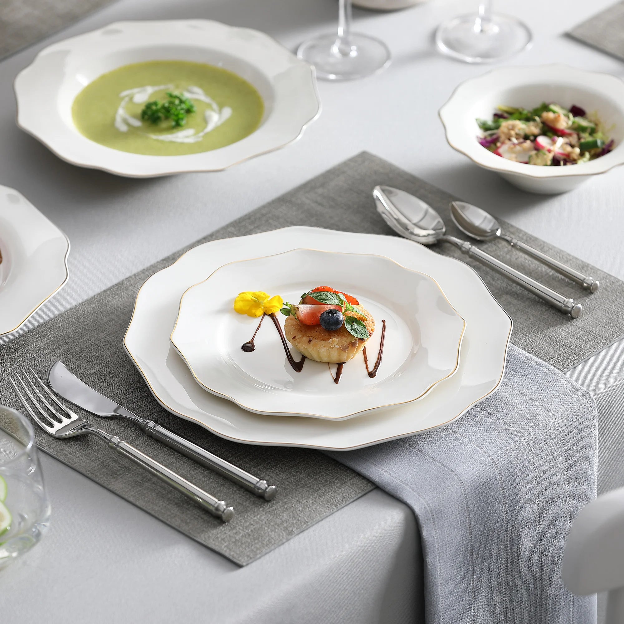 MALACASA 16/32-PIECE Nordic European Golden Rim White Porcelain Tableware Set with Bowl,Dinner&Dessert&Soup Plate Set for 4/8