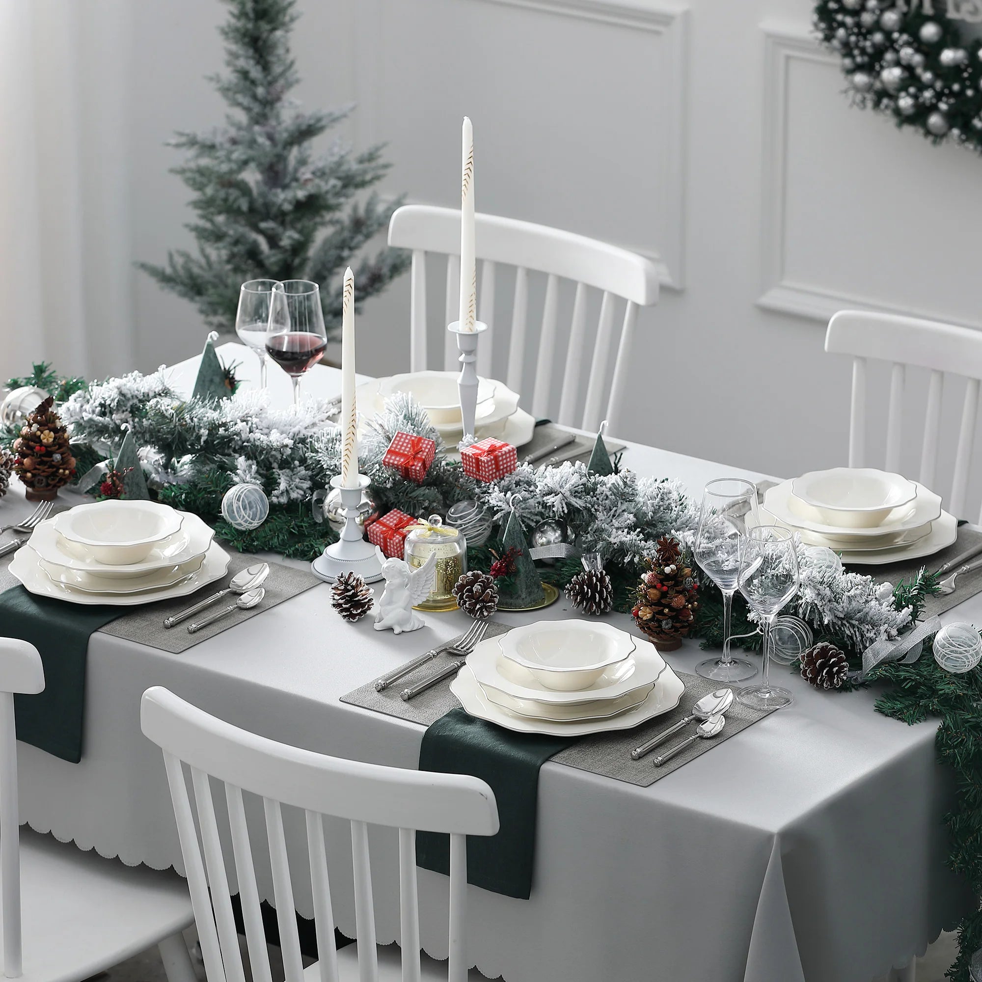 MALACASA 16/32-PIECE Nordic European Golden Rim White Porcelain Tableware Set with Bowl,Dinner&Dessert&Soup Plate Set for 4/8