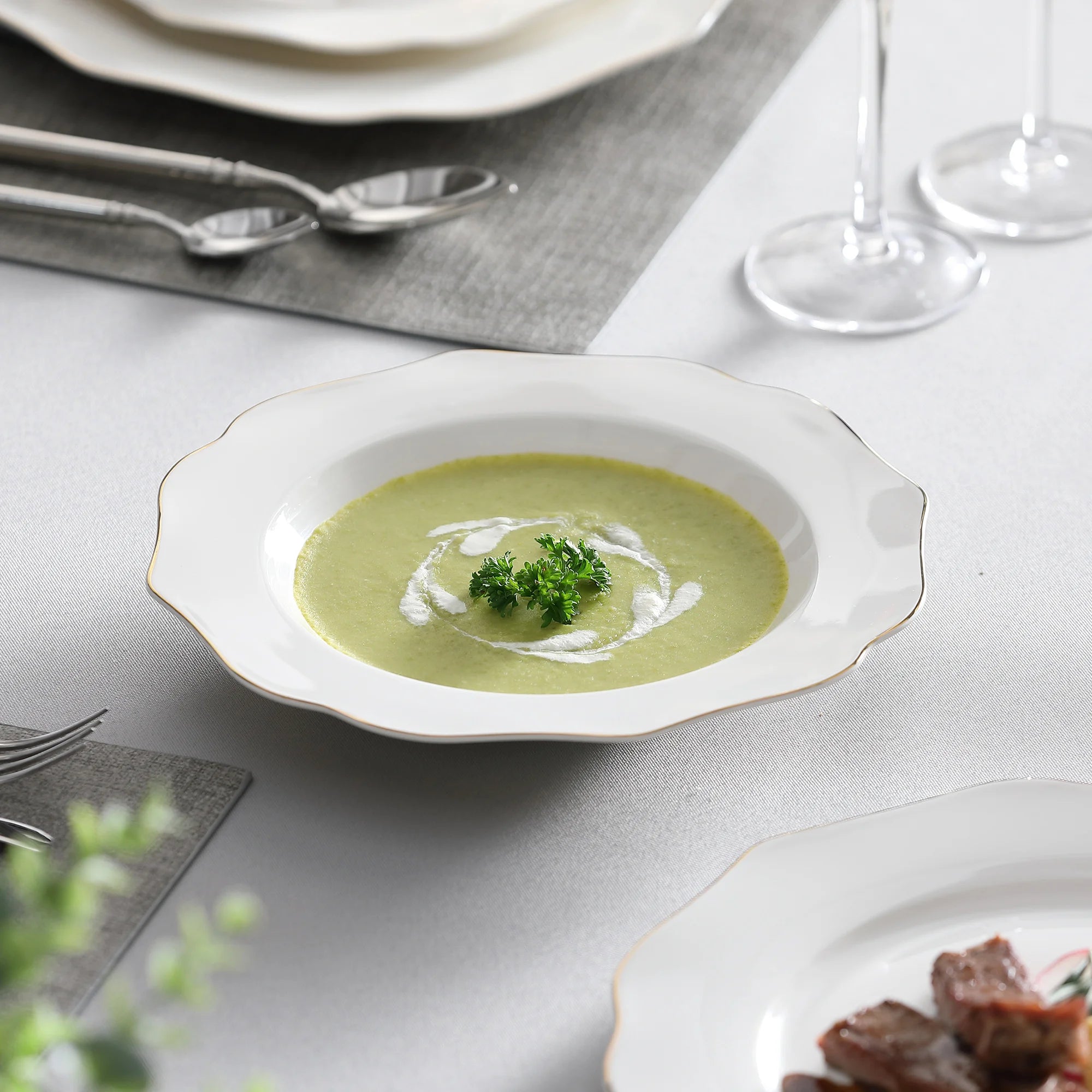 MALACASA 16/32-PIECE Nordic European Golden Rim White Porcelain Tableware Set with Bowl,Dinner&Dessert&Soup Plate Set for 4/8